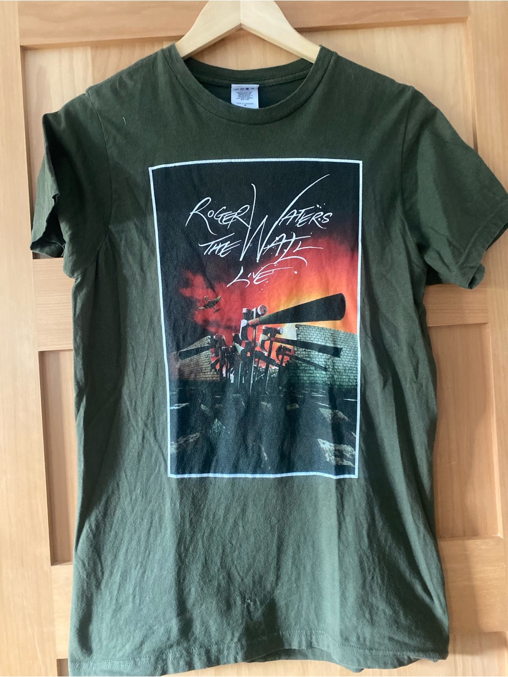 Roger Waters The Wall Live Graphic Concert T‑Shirt — Olive Green